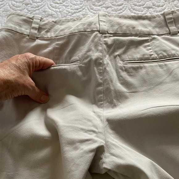 Ann Taylor The Boardwalk Bermuda Shorts Khaki Size 6 - Picture 7 of 10